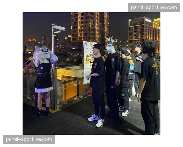 “我们永不放弃”：跟随镜头走进狼队更衣室的保级逆转之夜