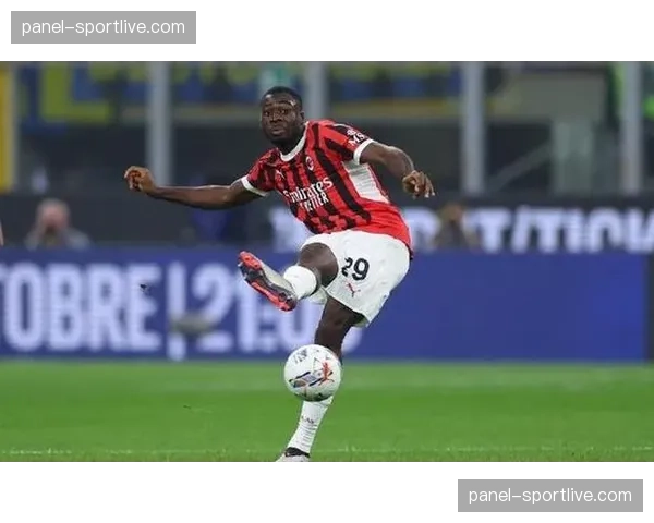 专访朗斯队长福法纳:谈球队的团队精神与欧冠目标 专访朗斯队长福法纳:谈球队的团队精神与欧冠目标